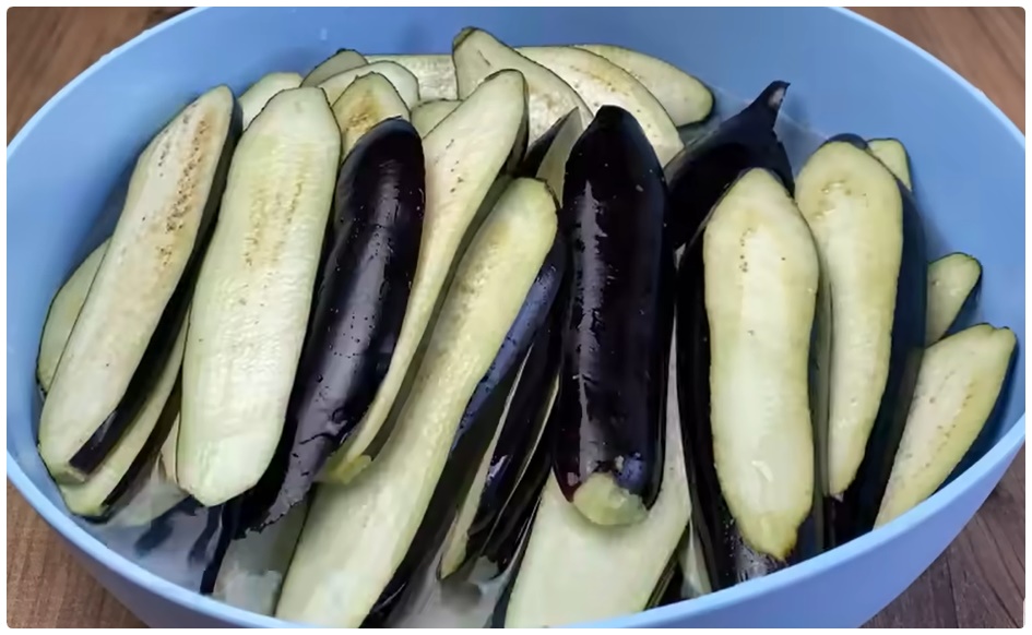 Köfteli Patlıcan Sarma Tarifi