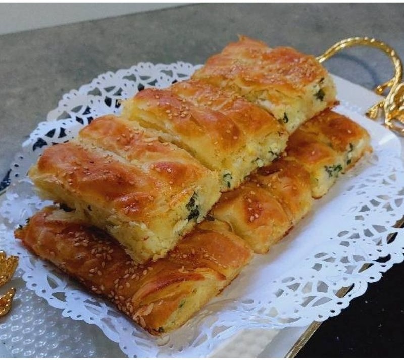 Soslu El Açması Börek
