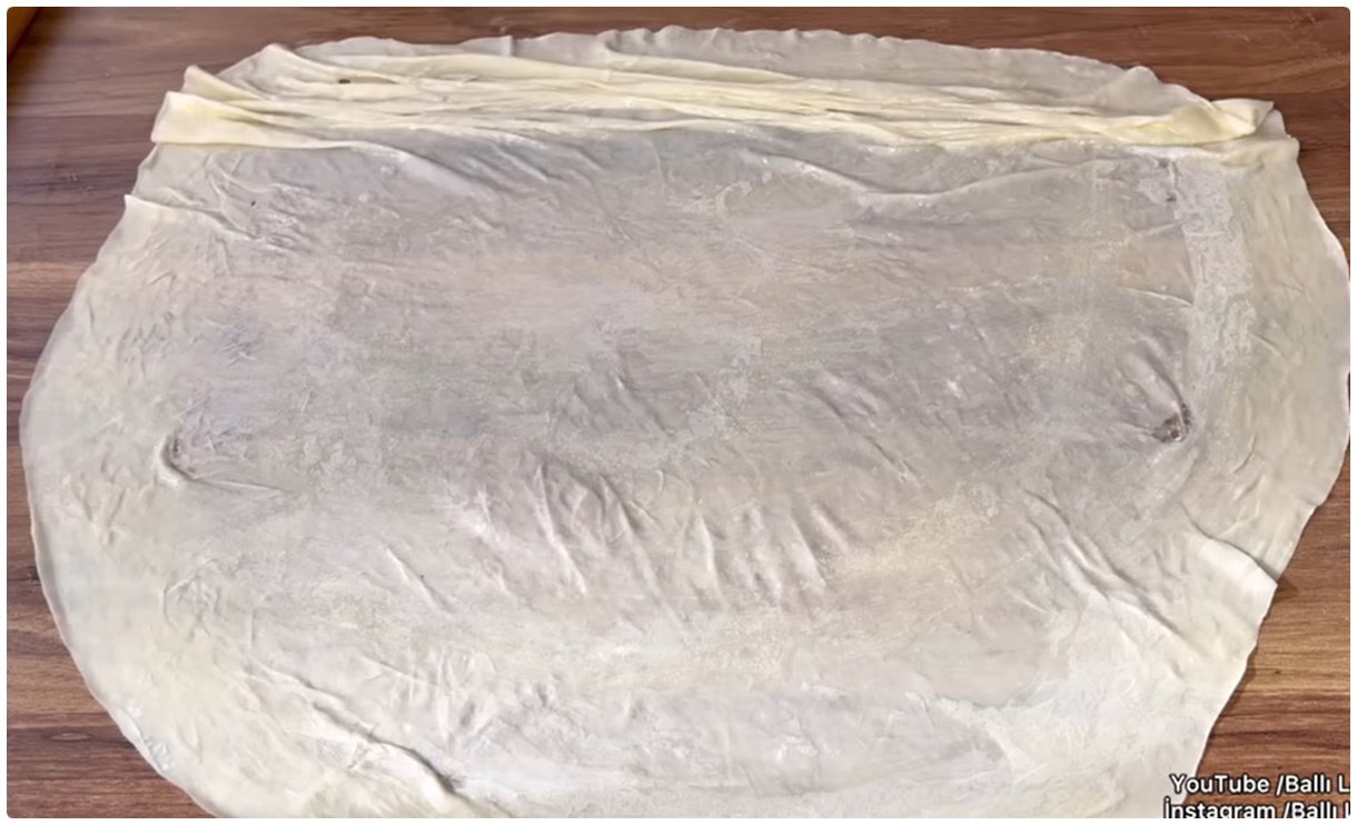 Çıtır El Açması Börek Tarifi