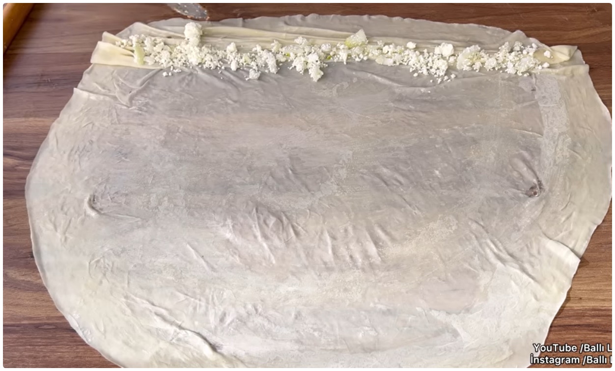 Çıtır El Açması Börek Tarifi