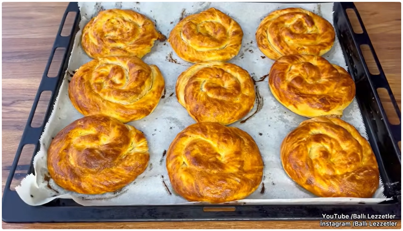 Çıtır El Açması Börek Tarifi