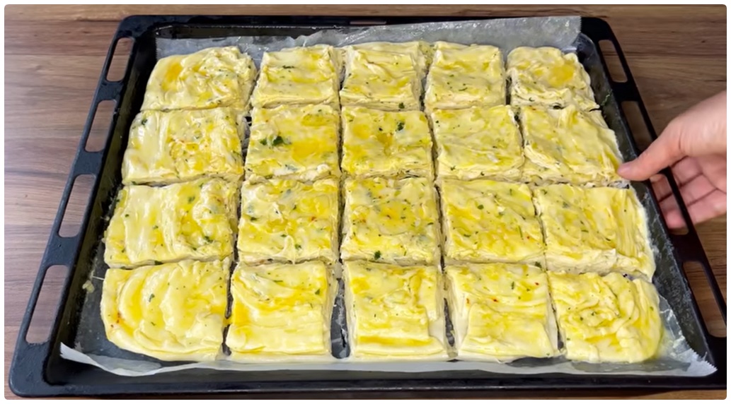 Patatesli Tepsi Böreği Tarifi