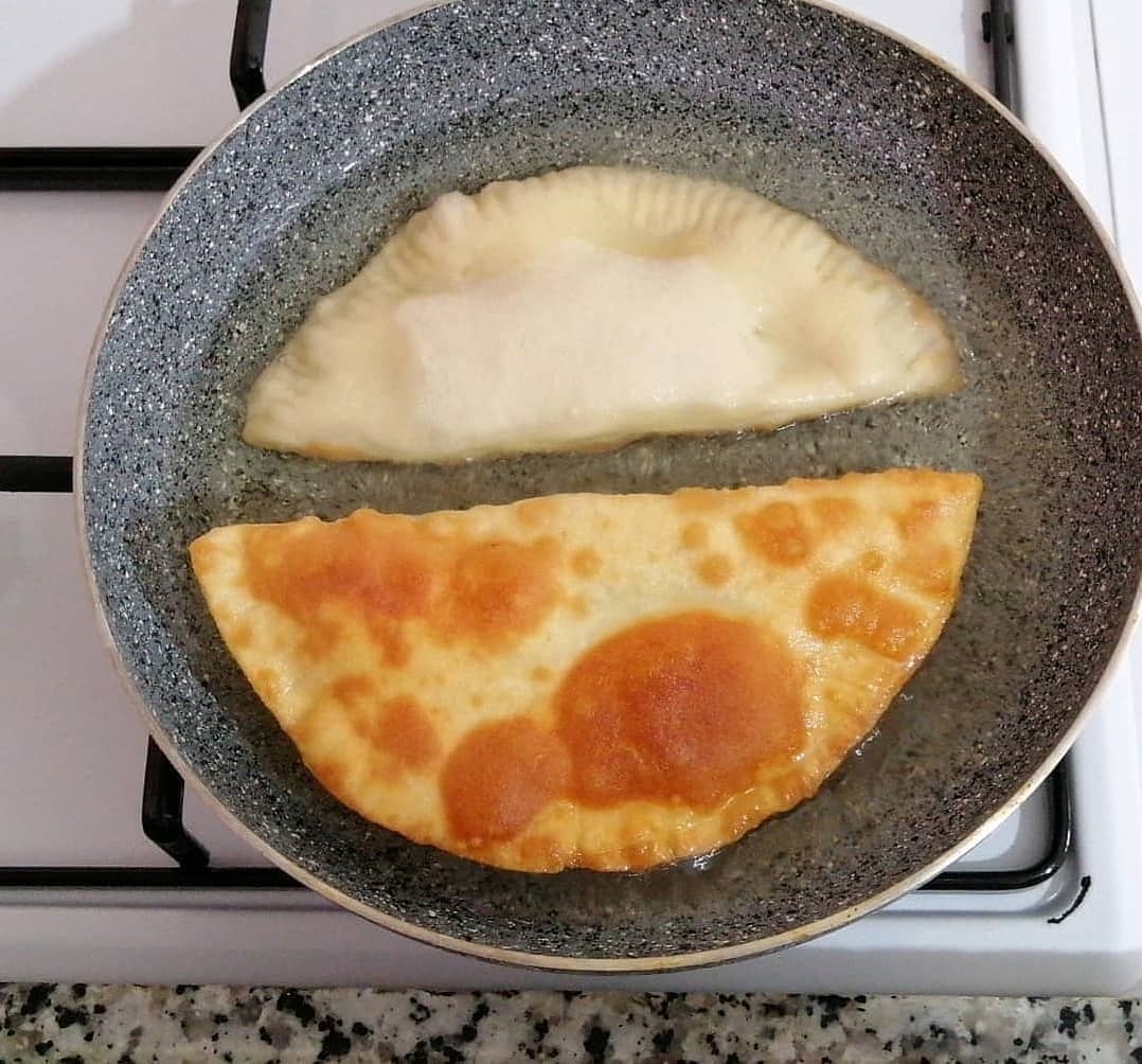 Yumuşacık Mayasız Börek Tarifi