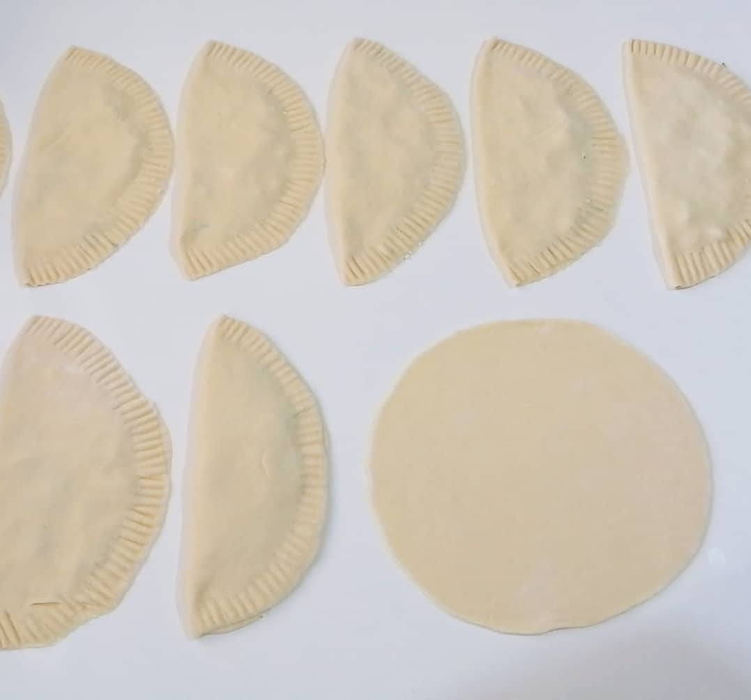 Yumuşacık Mayasız Börek Tarifi