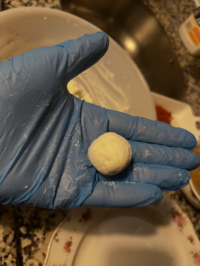 Renkli Baharatlı Peynir Topları